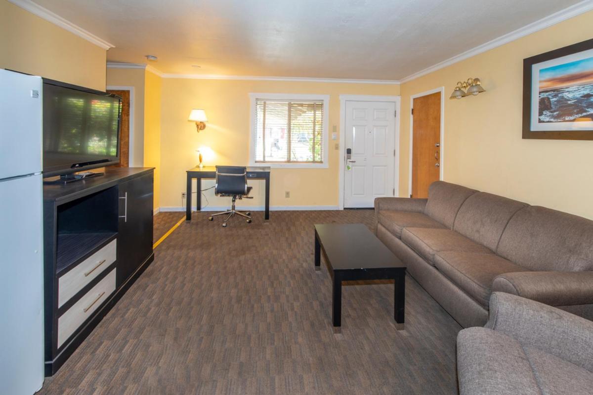Surf Motel And Gardens Fort Bragg Exterior photo