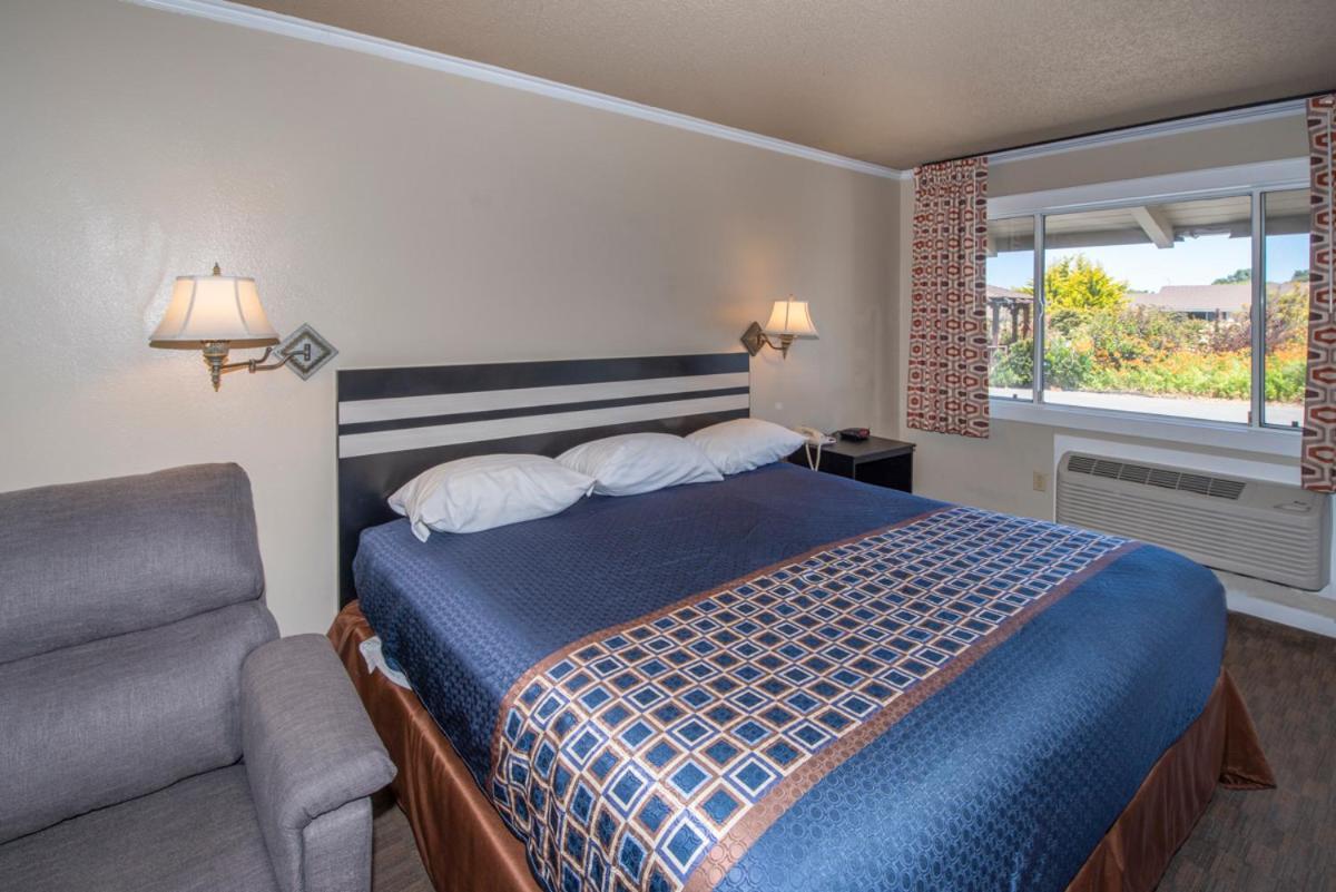 Surf Motel And Gardens Fort Bragg Exterior photo