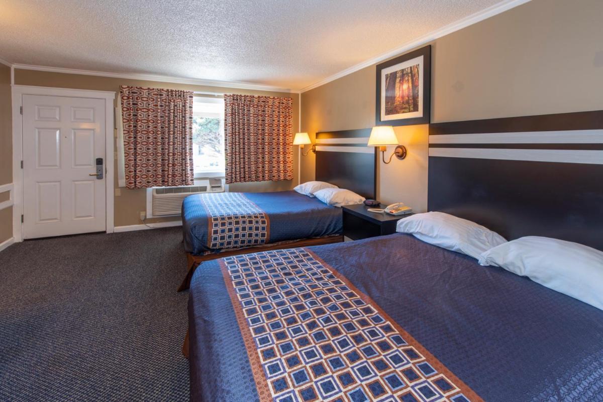 Surf Motel And Gardens Fort Bragg Exterior photo