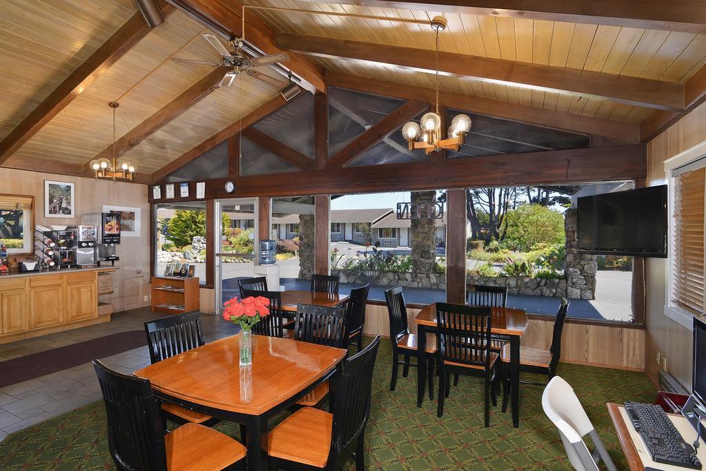 Surf Motel And Gardens Fort Bragg Exterior photo